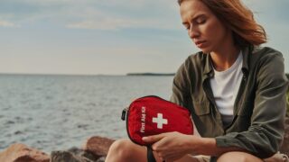 Podręczna apteczka na wakacje – co musi zawierać?