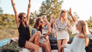 Weekend z przyjaciółkami. Jak wybrać nocleg, lokalizację i wyżywienie?